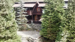 Traditional Lodge in Mountain, 10 km from city, w/grill,  jacuzzi, hiking trails - Image 3
