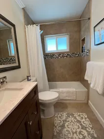 Beautiful house with pool near beach and downtown - Image 4
