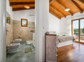 Spacious Villa With Garden - Image 5