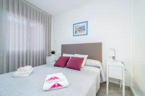 Beachfront Apartment With Sea Views - Image 4