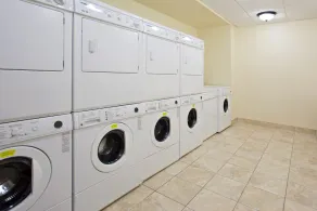 1 Bedroom Suite | FREE Breakfast + Laptop-friendly - Image 4