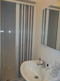 Quarto Duplo com Varanda e Cama extra - Image 2