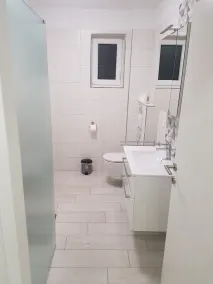 App Sandra 3 quartos com 2 banheiros em 112 m2 no primeiro andar. Rijeka-Kostrena - Image 3