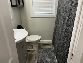 3 bedroom home quiet neighborhood close to trails - Image 3