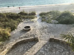 HAUS AM STRAND, DIREKT AUF WEICHEM ZUCKERWEISSEN SAND - Image 4