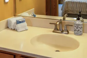 Appartement en copropriété | Vue sur l'eau - Image 3