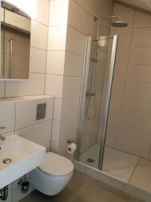 Pequeno, confortável, funcional e - fantástico vista para o lago - Image 2