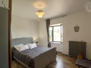 Charming renovated farmhouse, large garden, 8 bedrooms - Image 5