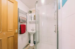 Cozy Scarning Apartment for Two - Image 2
