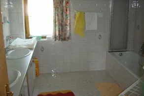 Large apartment (96 m²) with balcony - Image 4