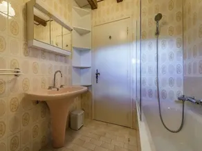 Beautiful Private Country home in rural setting with heated pool - Image 3