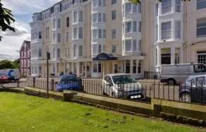 Travelodge Scarborough St Nicholas - Image 5