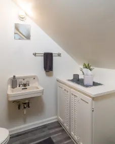 Cottage in the middle of Boise - Image 4