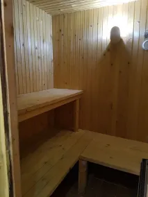 Vores chalet er designet til ren fornøjelse i naturens hjerte - Image 4