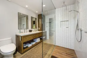 Napa Valley: St Helena Designer Home & Guest House + Spool + Peloton Bike/Tread - Image 5