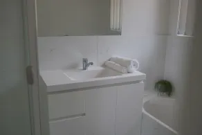 A Luxurious 3 Bedroom Executive Home-Private Retreat - Image 3