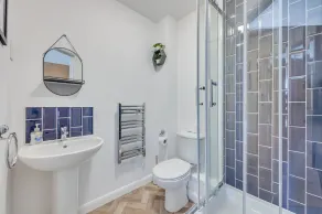 City Centre Flat - Free Parking, Wifi & SmartTV - Image 2