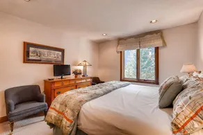 Westwind 206 2BD 2BA Gold Condo in Lionshead Village - Image 4