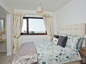 3 bedroom accommodation in Downderry - Image 4