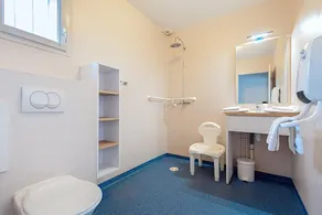 Accessible Stay in Saumur With Terrace - Image 3