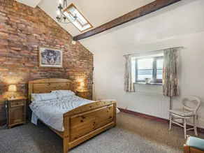 2 bedroom accommodation in Poulton Le Fylde - Image 3