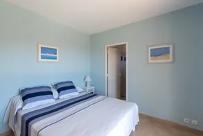 Spacious Villa with Pool - Image 5