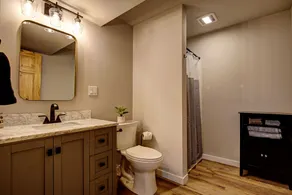 North Star Retreat: Fully Renovated, Duplex-Style Cabin on Beautiful Somo Lake - Image 5