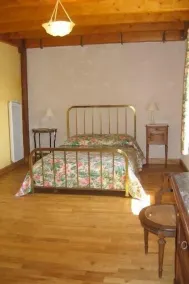 Spacious cottage on the banks of the Nivernais Canal, 5 people, all comfort - Image 4