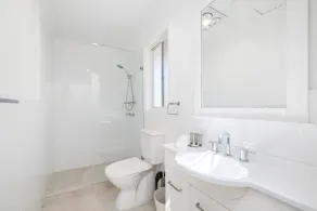 Spacious 4-bed Home Near Avalon Beach - Image 5