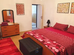 Amazing 5-BR villa with pool only 2 km from the beach - Image 2