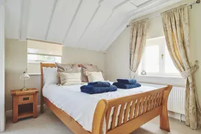 Victoria Lodge - Luxury Cottages - Image 3