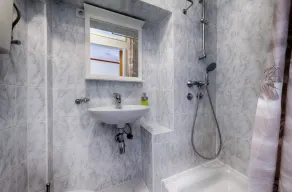 Mira Sea Front Guesthouse - Image 3