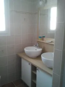 Hus med have og privat pool - Image 2
