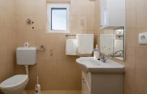 2 bedroom lovely home in Povlja - Image 2
