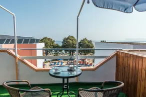 Eden Beach Hotel - Image 4