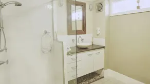 Cloud Nine Chalet Luxury retreat in Upper River - Image 2