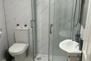 2 Bedroom Apartment - City View Wifi - Image 3