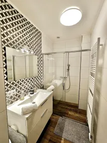 Perfect city stay-1BR with terrace - Image 2
