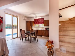 Villa independiente, piscina privada, gran parcela de esquina, y WiFi !! - Image 5