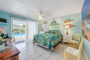 Tropical Gardens,4 Bdr, Large Yard, Pool, 5 min Walk to Beach,Koi Pond, Kailua - Image 5