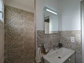 Maison rénovée avec jardin, proche du centre, pour 6 pers, Châteauroux - Image 4