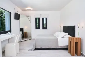 The Designer's Villa - Member of Spiritual Living Corfu - Image 4