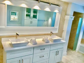 Orchid Island Family Getaway w/Private Beach and Hot Tub - Image 3