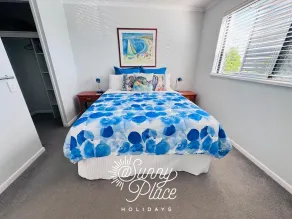 Serene 3BR Beachfront Retreat – Relax & Reconnect - Image 4
