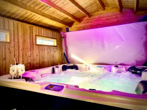 Anchor Hot tub suite in Lytham St Annes - Image 2