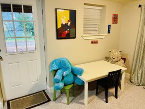 Great location for visiting the NW. Comfortable 5 bedroom home. - Image 3
