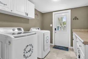 Free Laundry & Parking Near Downtown & Disney - Image 2