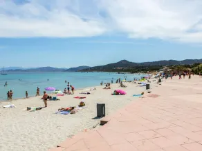 Modern apartment, A/C, near beach, WiFi, private parking, 2 bedrooms - Image 4