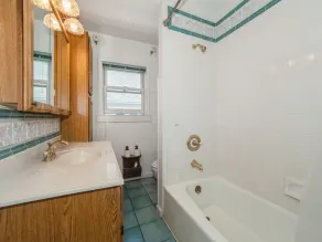 Historic 3-Bedroom 2-Full Baths Victorian Home Fully Furnished in Prime Location - Image 2