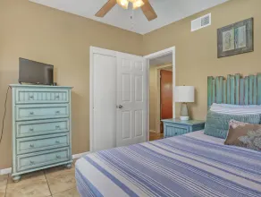 3br./2ba. Residential house, nice fenced,  private setting, pool. - Image 5